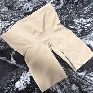 SKIMS Seamless Sculpt BUTT LIFTING SHORTS Sz S